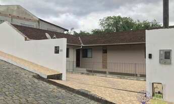 Imagem 2: Linda Casa a Venda com 3 Dormitórios, Sendo uma Suíte, no Bairro Bela Vista em Gaspar