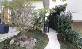 Imagem 7: Casa de condomínio para aluguel tem 450 metros quadrados com 4 quartos