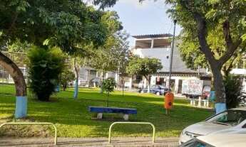 Imagem 7: Duas casas de 2 dormitórios em condomínio para venda possui 195 metros quadrados com 4 qua