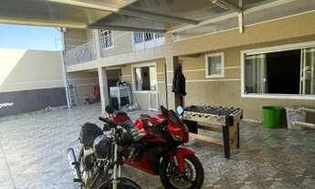 Imagem 2: Casa para venda possui 223 metros quadrados com 4 quartos em Alto Boqueirão - Curitiba - P