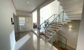 Imagem 5: Sobrado Ensolarado com 4 Suítes, Sala com Pé Direito Duplo, Piscina, Área Gourmet Integrad