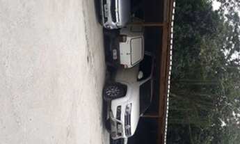 Imagem 6: Terreno na colônia (garagens