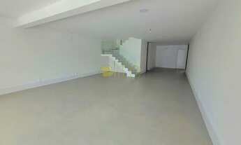 Imagem 2: EM BELO CONDOMINIO, LINDA CASA TRIPLEX, 4 SUITES, PISC., CHURRASQUEIRA