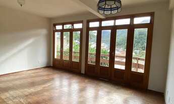 Imagem: Casa com 5 quartos à venda no Centro de