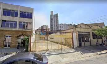 Imagem: Terreno plano com 310m² ao lado do Metrô