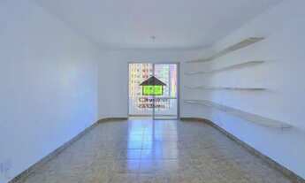 Imagem 3: Este apartamento muito iluminado, de 3 dormitórios sendo 1 suíte, recebe uma família com m