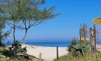 Imagem: Linda casa colonial em Arrail do Cabo