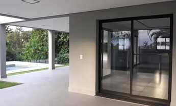 Imagem 4: Moderno sobrado á venda no Condomínio Marambaia,300 m2, 3 suites