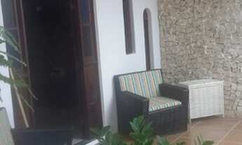 Imagem 1: Casa Espaçosa em Itapuã com 4 Quartos 1 Suíte, 2 Salas, 4 Varandas , Garagem para 2 carros