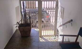 Imagem 6: Casa no centro da cidade, com sala, 3 dormitórios, sendo um com armário embutido, banheiro