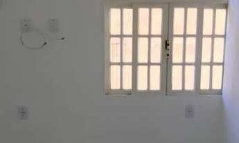 Imagem 4: Alugo casa com 2 quartos em Santa Monica popular