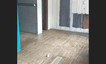 Imagem 5: Casa madeira R$800 janela forró e telhado