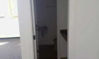 Imagem 2: Sala cormecial sendo 50m2 , 2 banheiros e 1 vaga