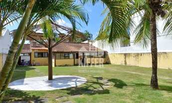 Imagem 2: Casa em Camboinhas a 70m da Praia Terreno Amplo com Vista Mar