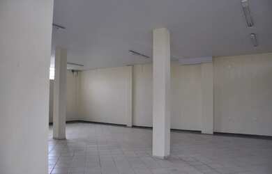 Imagem 5: EXCELENTE SOBRADO COM SALÃO AMPLO NO TÉRREO EM ÓTIMA LOCALIZAÇÃO!