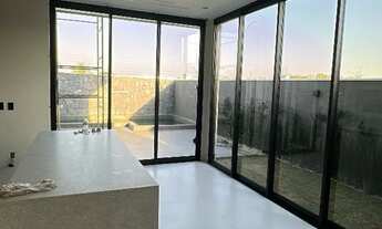 Imagem 6: Vende-se belíssimo Sobrado no Condomínio Florais Pérola em Cuiabá MT