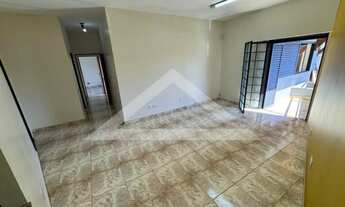 Imagem 7: Imóvel comercial para locação no Bairro Jardim Irajá, próximo a Avenida Presidente Vargas