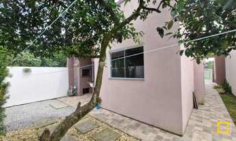 Imagem 2: Casa à Venda no Rio Vermelho - 2 Dormitórios (1 Suíte) com Churrasqueira