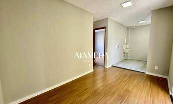 Imagem 2: Apartamento com 2 Quartos e Sacada com Churrasqueira para alugar, 47 m² por R$ 990/mês - A