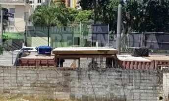 Imagem: Terreno no Boa Vista atrás do anfiteatro