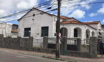 Imagem 2: Aldeota/Centro. Excelente localização. 250m2. Casa de esquina. Pé direito Alto. 15 vagas