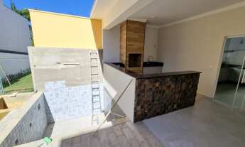 Imagem 7: Linda casa com piscina a venda no condomínio Portal das Monções em Porto Feliz