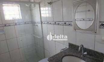 Imagem 5: Apartamento com 2 dormitórios para alugar, 120 m² por R$ 1.800,00/mês - Santa Mônica - Ube