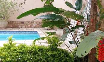 Imagem 2: Casa de condomínio para venda possui 256 metros quadrados com 3 quartos