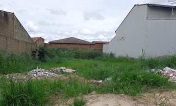 Imagem: Lote á venda tem 300m² no bairro Residencial