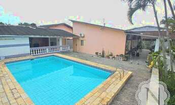 Imagem: Casa com piscina à venda no Campos Elíseos