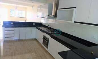 Imagem: Casa com 4 quartos, 1 suíte, garagem coberta