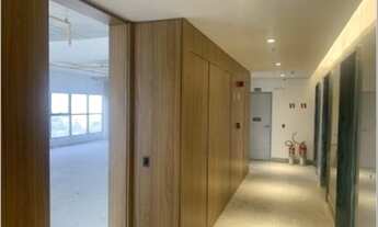 Imagem 2: Sala Comercial com 460m² de área útil, 4 vagas mais garagem rotativa, 6 banheiros