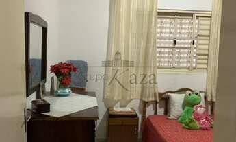 Imagem 2: Casa Geminada - Residencial Altos do Bosque - 137,50m² - 2 Dormitórios - Aceita Permuta