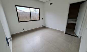 Imagem 7: CASA DE ALTO PADRÃO COM 3 QUARTOS E 3 SUITES, VAGA PARA 4 CARROS, EXCELENTE LOCALIZAÇÃO EM