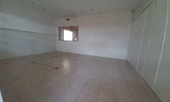 Imagem 4: Prédio comercial com 3 andares e 879 m² de área construída