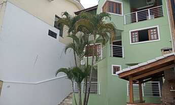 Imagem 2: Magnifico sobrado no Entre Serras com piscina