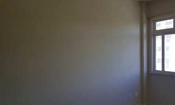 Imagem 3: Apartamento de sala e quarto na Tijuca, com dependência de empregada e vaga - Rio de Janei