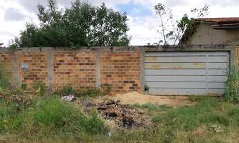 Imagem 2: Lote Jardim Nova Era 400,79 m2 murado portão fechado e aterrado escorrido para frente asfa