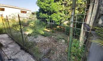 Imagem 2: No centro de Nilópolis! Amplo terreno - Casa com 3 quartos - Nilópolis