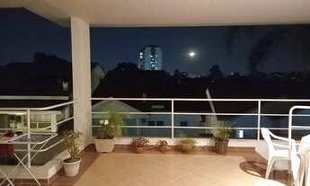 Imagem 2: Lindo Sobrado com 4 suítes, piscina, com móveis planejados, em condomínio fechado no bairr