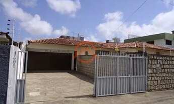 Imagem 6: Excelente casa com perfil comercial, 8 quartos, localização privilegiada no bairro de Lago