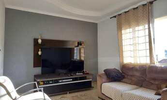 Imagem 2: Sobrado para venda com 192 metros quadrados com 3 quartos