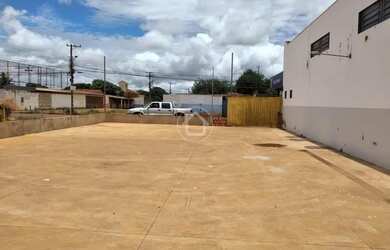 Imagem 5: IMÓVEL COMERCIAL COM CASA NOS FUNDOS