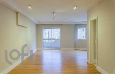 Imagem 2: Apartamento com 148m² de área útil, sala ampla, lavabo, 3 dormitórios sendo 1 suíte, 2 vag