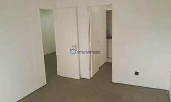 Imagem 2: Moema. Sala comercial com 46 m². Excelente local. 3 Salas, Ar condicionado. Perto de metrô