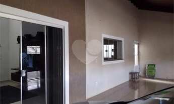 Imagem: CASA COM PORCELANATO NO GEISEL