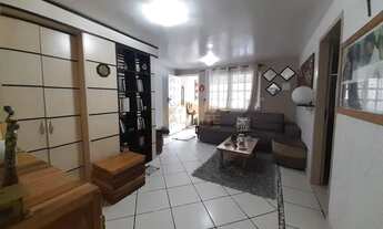 Imagem 4: Excelente casa com 5 quartos, sendo 2 suítes, 1 sala espaçosa, 3 banheiros, 2 vagas de ga