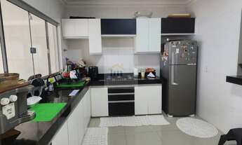 Imagem 2: Casa Padrão com móveis planejados 3 quartos na região do setor Garavelo. Oportunidade!