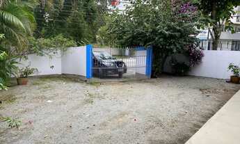 Imagem 2: Aluguel Anual - Casa de 03 dormitórios, amplo terreno, em localização inigualável!