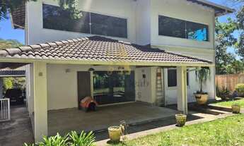 Imagem 5: O privilégio de viver em uma casa ampla com luxo, natureza e segurança em Teresópolis